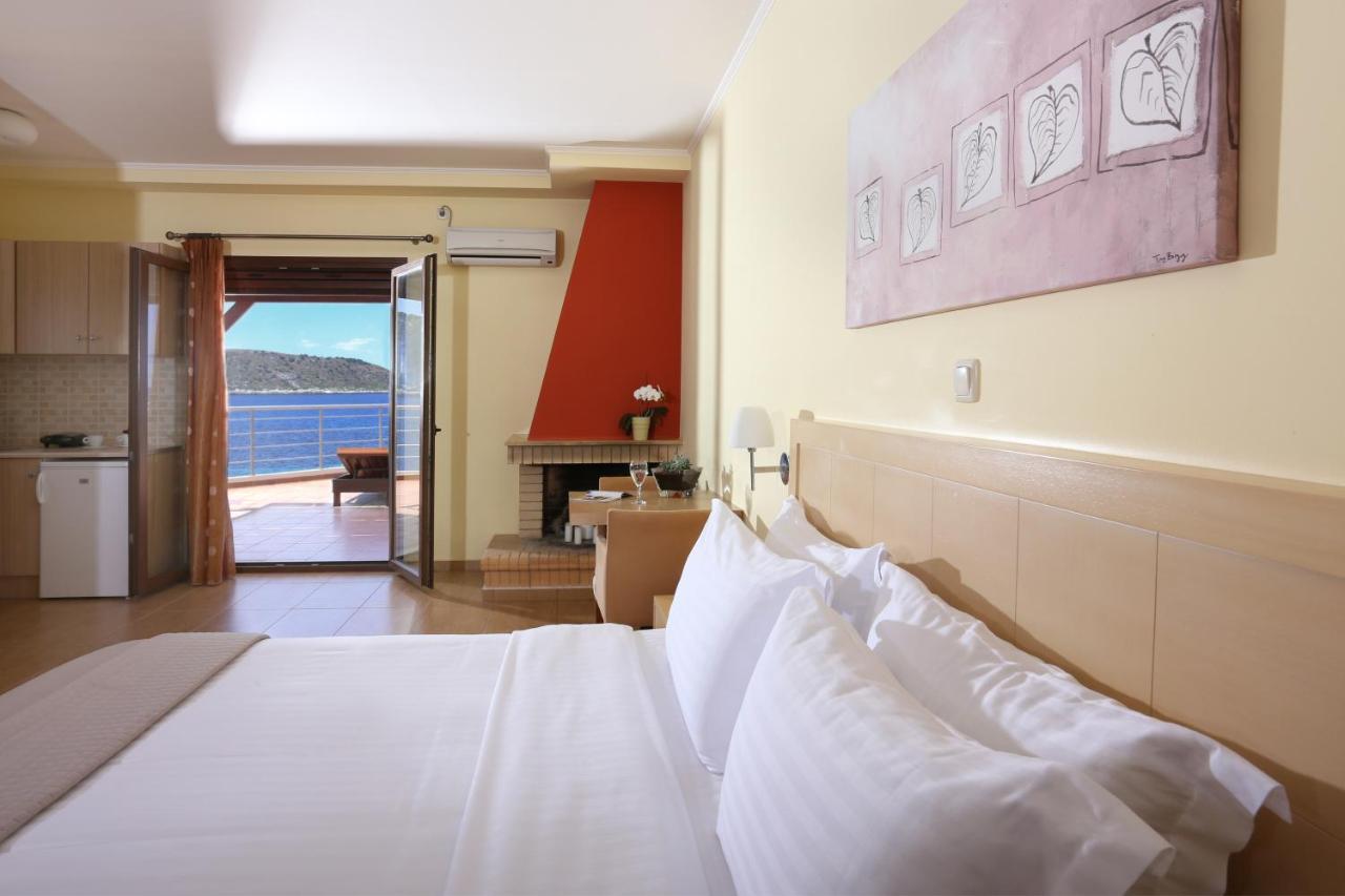 Faros Luxury Suites Μαραθόπολη Εξωτερικό φωτογραφία